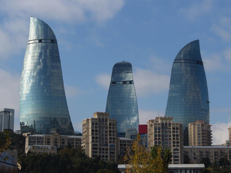 Plamteće kule, Baku