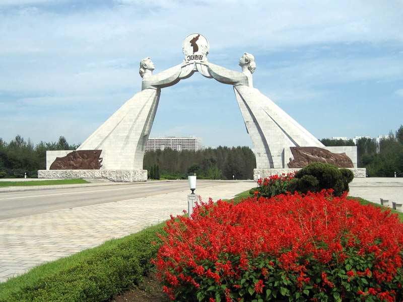 aviotag pjongjang arch of reunification