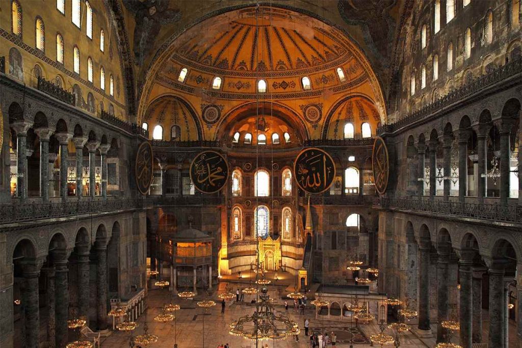 Unutrašnjost Aja Sofije u Istanbulu