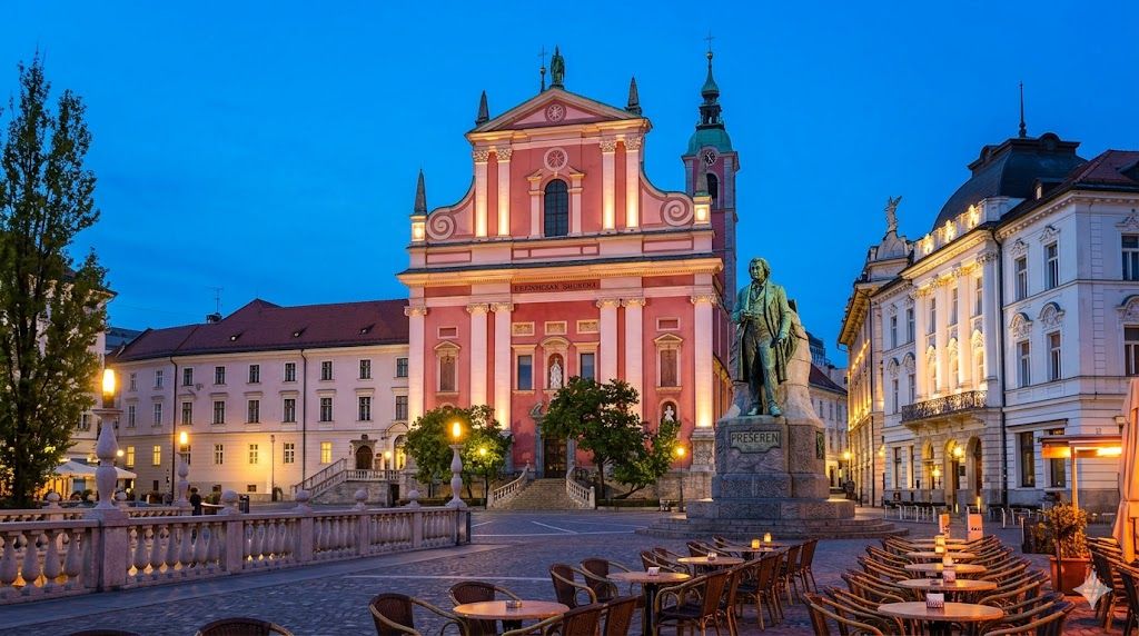 Prešernov trg u Ljubljani sa Franjevačkom crkvom i centrom grada